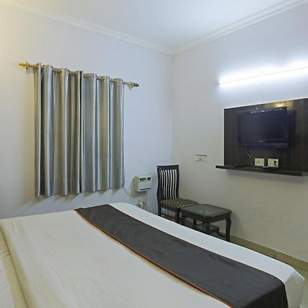 Airport Samara Inn Нью-Делі Екстер'єр фото