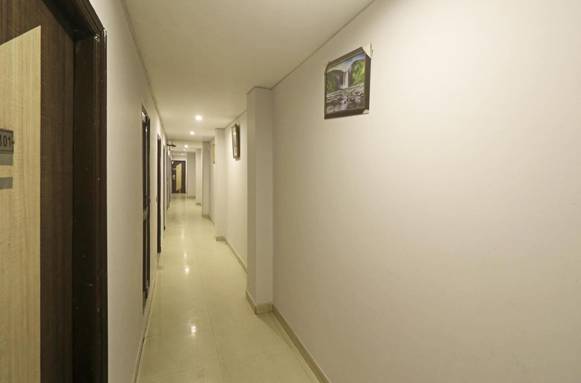 Airport Samara Inn Нью-Делі Екстер'єр фото